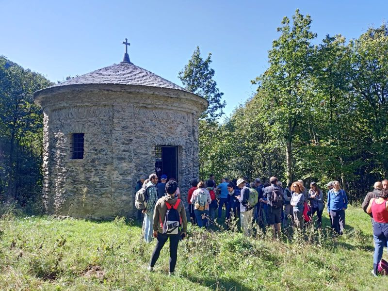 Gattazze borgo e sentiero per Bric del Dente parco del beigua tiglieto