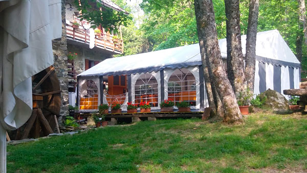 veduta esterna del Il Vecchio Mulino Del Dano​ ristorante pizzeria vicino Vara Urbe Sassello